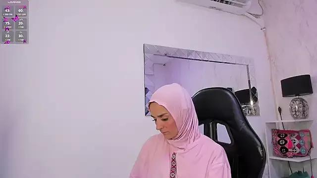 IrisKarim_ from StripChat is Freechat