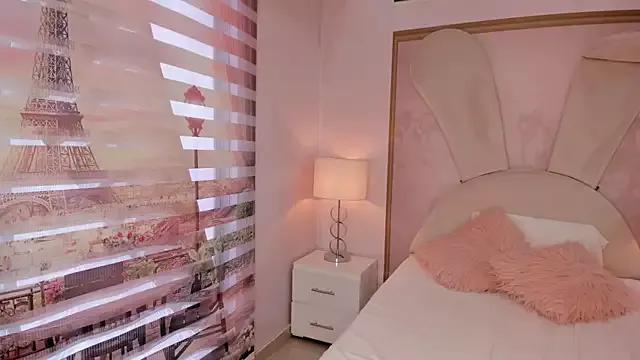 Unleash your urge for fetish cams livestreamers with our pick of steaming hot models, versed in the art of seduction and indulgence.