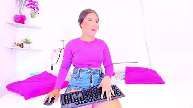 Unleash your urge for fetish cams livestreamers with our pick of steaming hot models, versed in the art of seduction and indulgence.