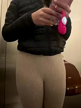 Unleash your urge for fetish cams livestreamers with our pick of steaming hot models, versed in the art of seduction and indulgence.