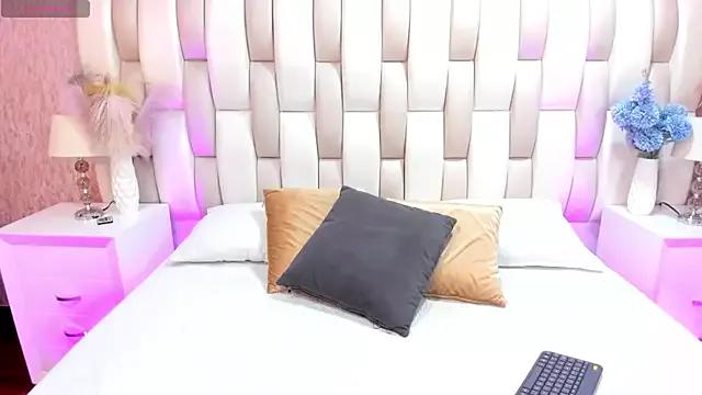 Unleash your urge for fetish cams livestreamers with our pick of steaming hot models, versed in the art of seduction and indulgence.