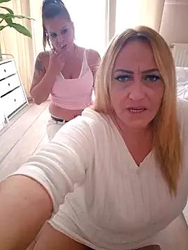 Unleash your urge for fetish cams livestreamers with our pick of steaming hot models, versed in the art of seduction and indulgence.