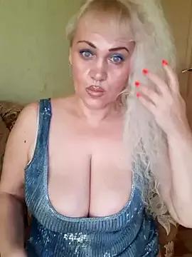 IsabellaBoni from StripChat is Freechat