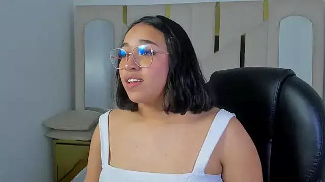 IsabellRodriguez18 from StripChat is Freechat