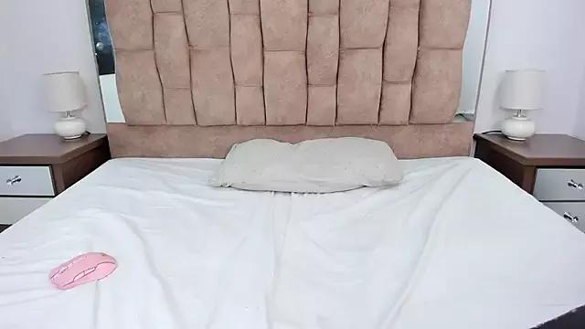 Unleash your urge for fetish cams livestreamers with our pick of steaming hot models, versed in the art of seduction and indulgence.