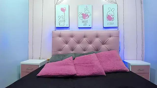 Unleash your urge for fetish cams livestreamers with our pick of steaming hot models, versed in the art of seduction and indulgence.