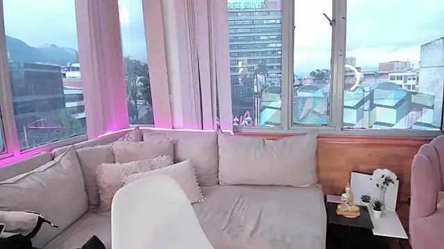 Unleash your urge for fetish cams livestreamers with our pick of steaming hot models, versed in the art of seduction and indulgence.
