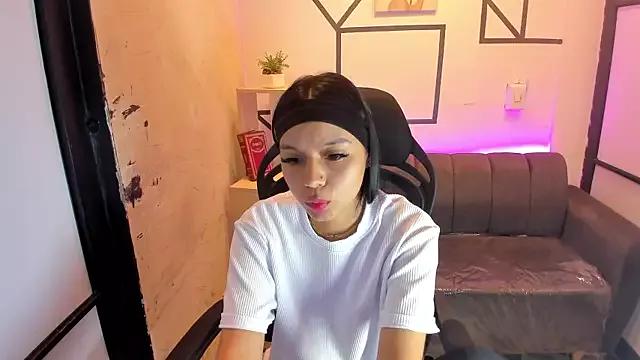 IvonnePrince_ from StripChat is Freechat