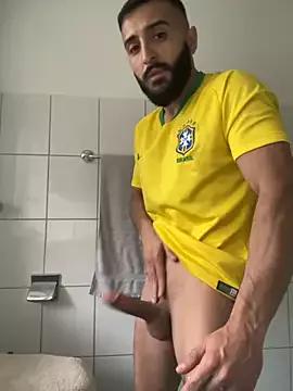 iyourdadyy from StripChat is Freechat