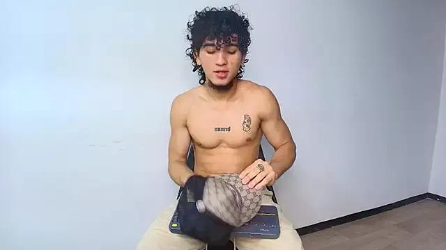 Unleash your urge for fetish cams livestreamers with our pick of steaming hot models, versed in the art of seduction and indulgence.