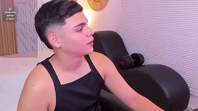 Unleash your urge for fetish cams livestreamers with our pick of steaming hot models, versed in the art of seduction and indulgence.