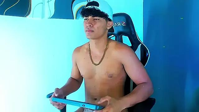 Unleash your urge for fetish cams livestreamers with our pick of steaming hot models, versed in the art of seduction and indulgence.