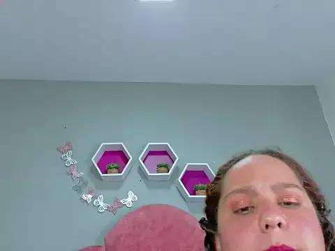 Unleash your urge for fetish cams livestreamers with our pick of steaming hot models, versed in the art of seduction and indulgence.