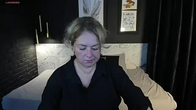 JenniferLight from StripChat is Freechat
