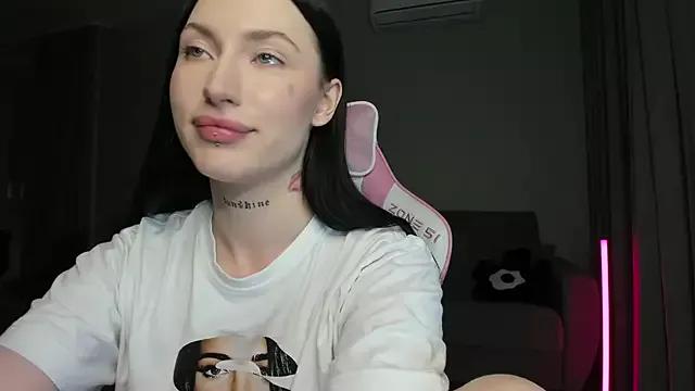 Unleash your urge for fetish cams livestreamers with our pick of steaming hot models, versed in the art of seduction and indulgence.