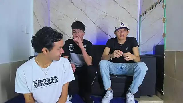 Unleash your urge for fetish cams livestreamers with our pick of steaming hot models, versed in the art of seduction and indulgence.