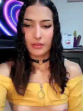 Unleash your urge for fetish cams livestreamers with our pick of steaming hot models, versed in the art of seduction and indulgence.