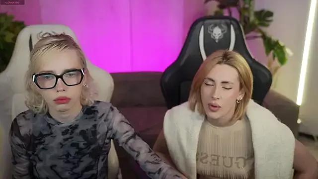 Unleash your urge for fetish cams livestreamers with our pick of steaming hot models, versed in the art of seduction and indulgence.