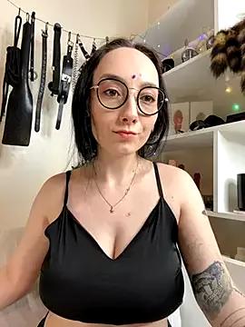 Unleash your urge for fetish cams livestreamers with our pick of steaming hot models, versed in the art of seduction and indulgence.