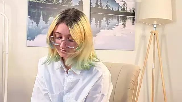 JoannieDrissel from StripChat is Freechat