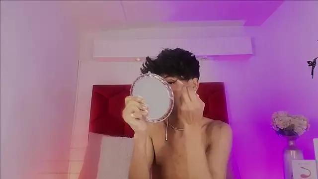 Unleash your urge for fetish cams livestreamers with our pick of steaming hot models, versed in the art of seduction and indulgence.