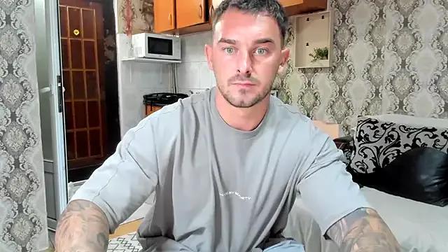 Jonmusclemaster from StripChat is Freechat