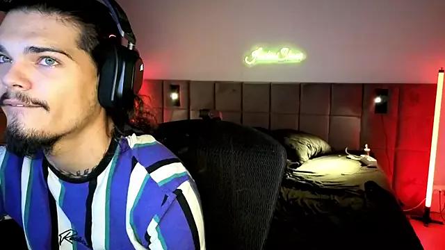 Unleash your urge for fetish cams livestreamers with our pick of steaming hot models, versed in the art of seduction and indulgence.