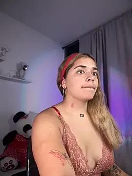 Unleash your urge for fetish cams livestreamers with our pick of steaming hot models, versed in the art of seduction and indulgence.