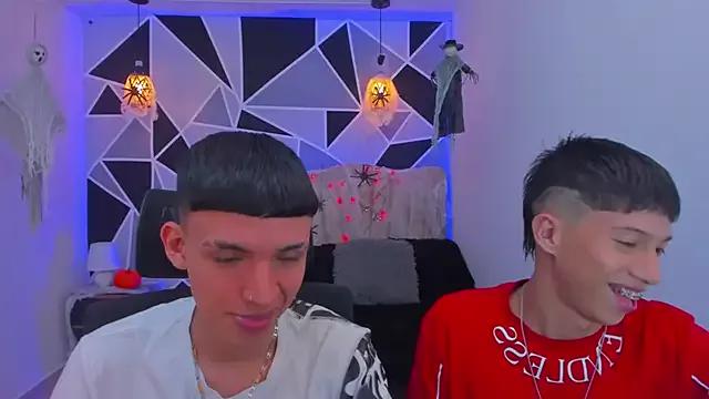 Unleash your urge for fetish cams livestreamers with our pick of steaming hot models, versed in the art of seduction and indulgence.