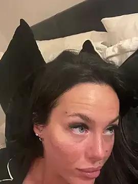 juicylucie from StripChat is Freechat