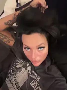 juicylucie from StripChat is Freechat