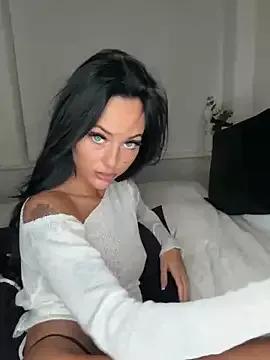 juicylucie from StripChat is Freechat
