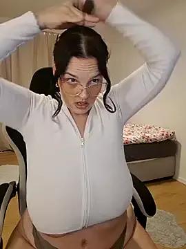 JUJUICY- from StripChat is Freechat