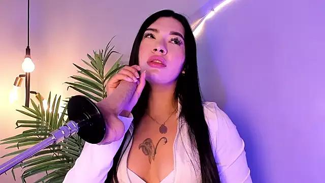 Juli_Casanova from StripChat is Freechat