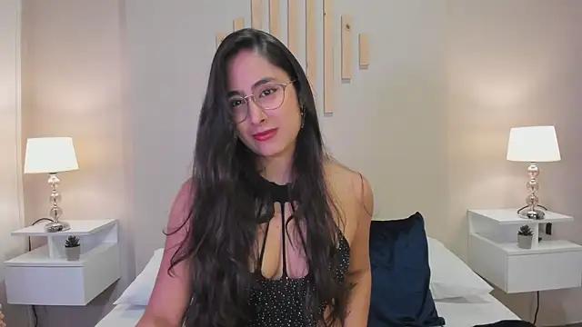 Julia_Martinez_ from StripChat is Freechat