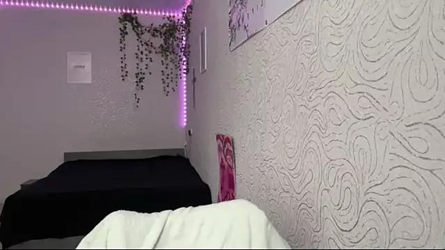 JuliaElse from StripChat is Freechat