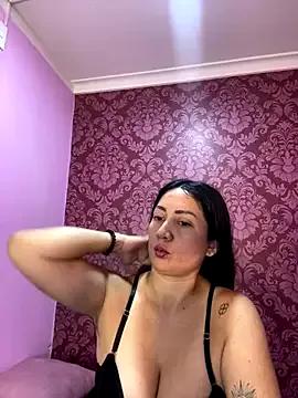 Unleash your urge for fetish cams livestreamers with our pick of steaming hot models, versed in the art of seduction and indulgence.