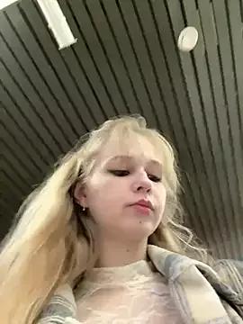 julie-bae from StripChat is Freechat