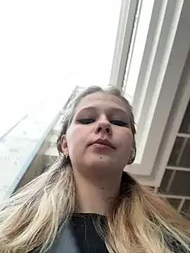 julie-bae from StripChat is Freechat