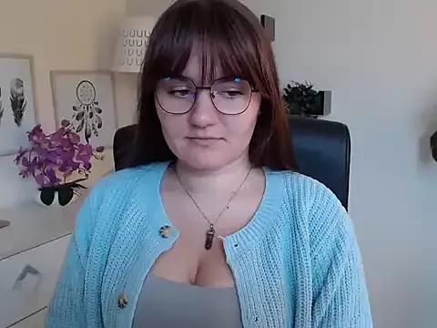 Julie_Diamond from StripChat is Freechat