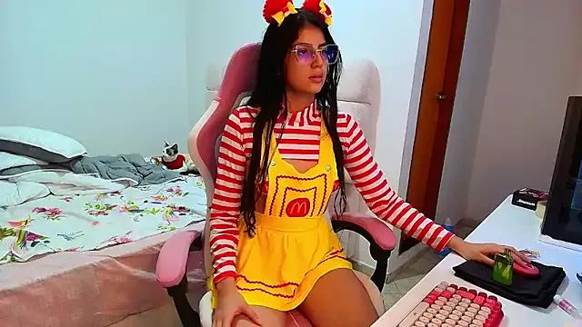 Unleash your urge for fetish cams livestreamers with our pick of steaming hot models, versed in the art of seduction and indulgence.