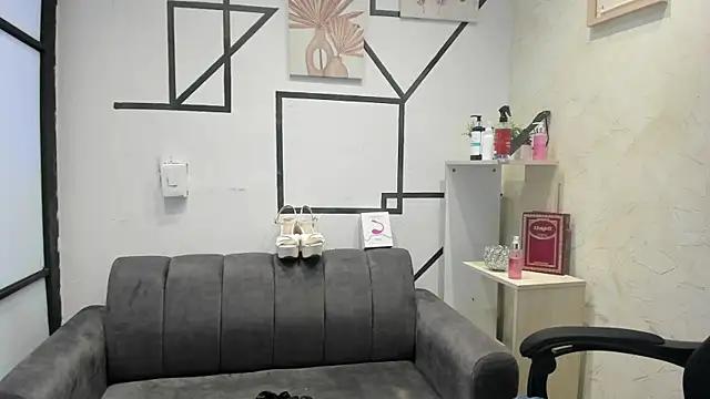 Unleash your urge for fetish cams livestreamers with our pick of steaming hot models, versed in the art of seduction and indulgence.