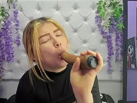 Unleash your urge for fetish cams livestreamers with our pick of steaming hot models, versed in the art of seduction and indulgence.