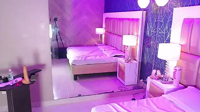 Unleash your urge for fetish cams livestreamers with our pick of steaming hot models, versed in the art of seduction and indulgence.