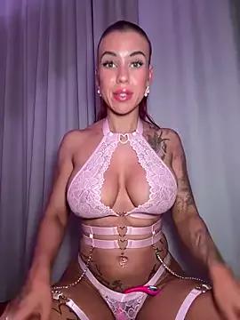 Unleash your urge for fetish cams livestreamers with our pick of steaming hot models, versed in the art of seduction and indulgence.