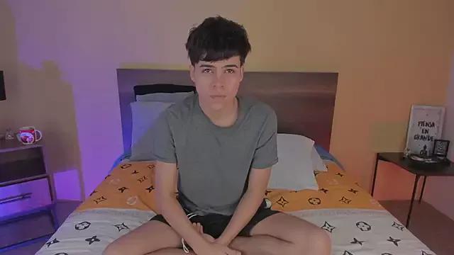 justinbiler from StripChat is Freechat