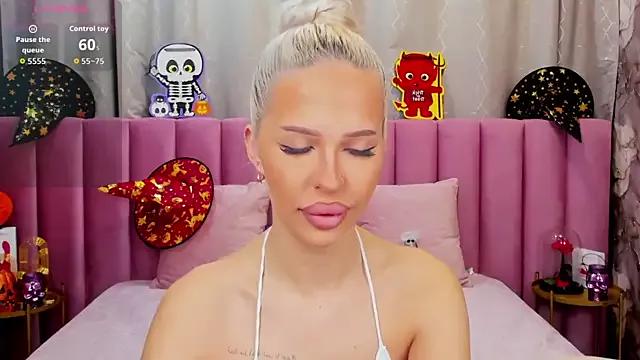 Unleash your urge for fetish cams livestreamers with our pick of steaming hot models, versed in the art of seduction and indulgence.