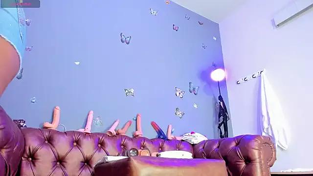 Kaira_mosse from StripChat is Freechat