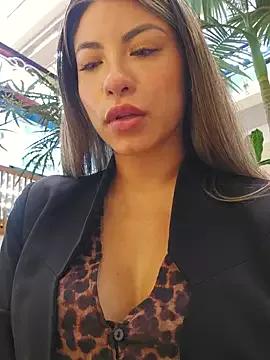 Unleash your urge for fetish cams livestreamers with our pick of steaming hot models, versed in the art of seduction and indulgence.