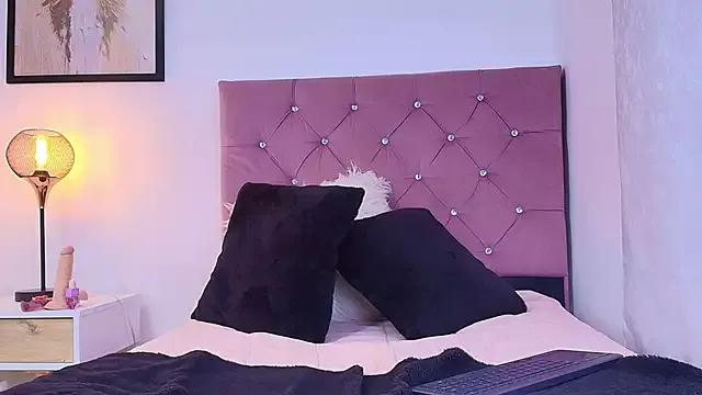 Unleash your urge for fetish cams livestreamers with our pick of steaming hot models, versed in the art of seduction and indulgence.